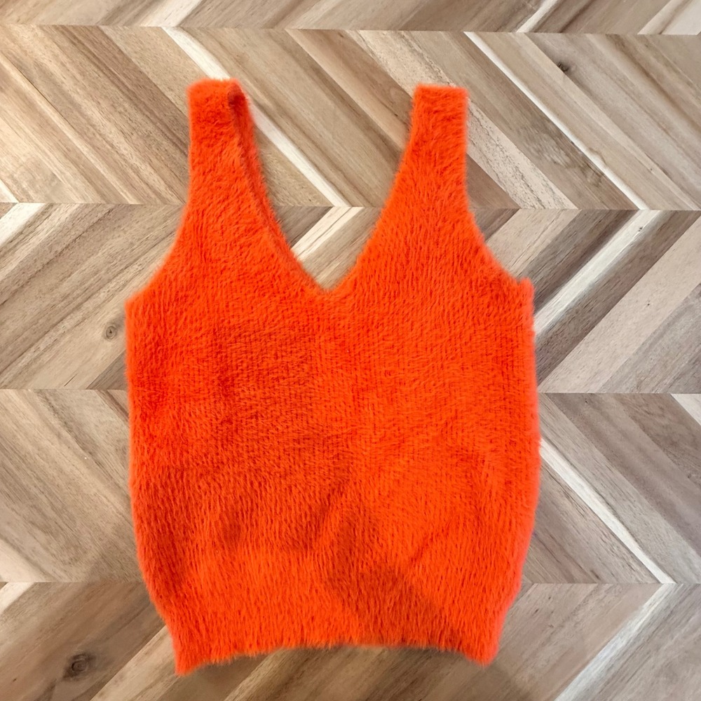 ASTR The Label Orange Soft Fuzzy Knit V Neck‎ Tank Crop Top Size L Y2K Festival